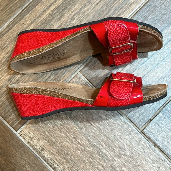 VIONIC Sandals Red size 8 - Picture 5 of 7